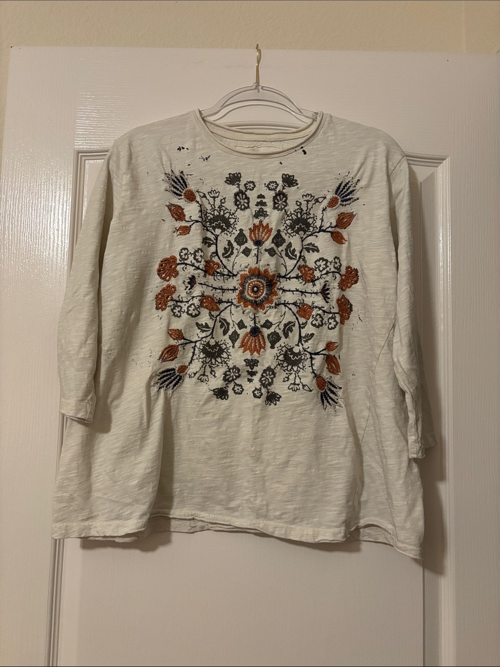 Kyla Seo Comfort by Caite Malia Embroidered Boho Floral Tee size Medium.